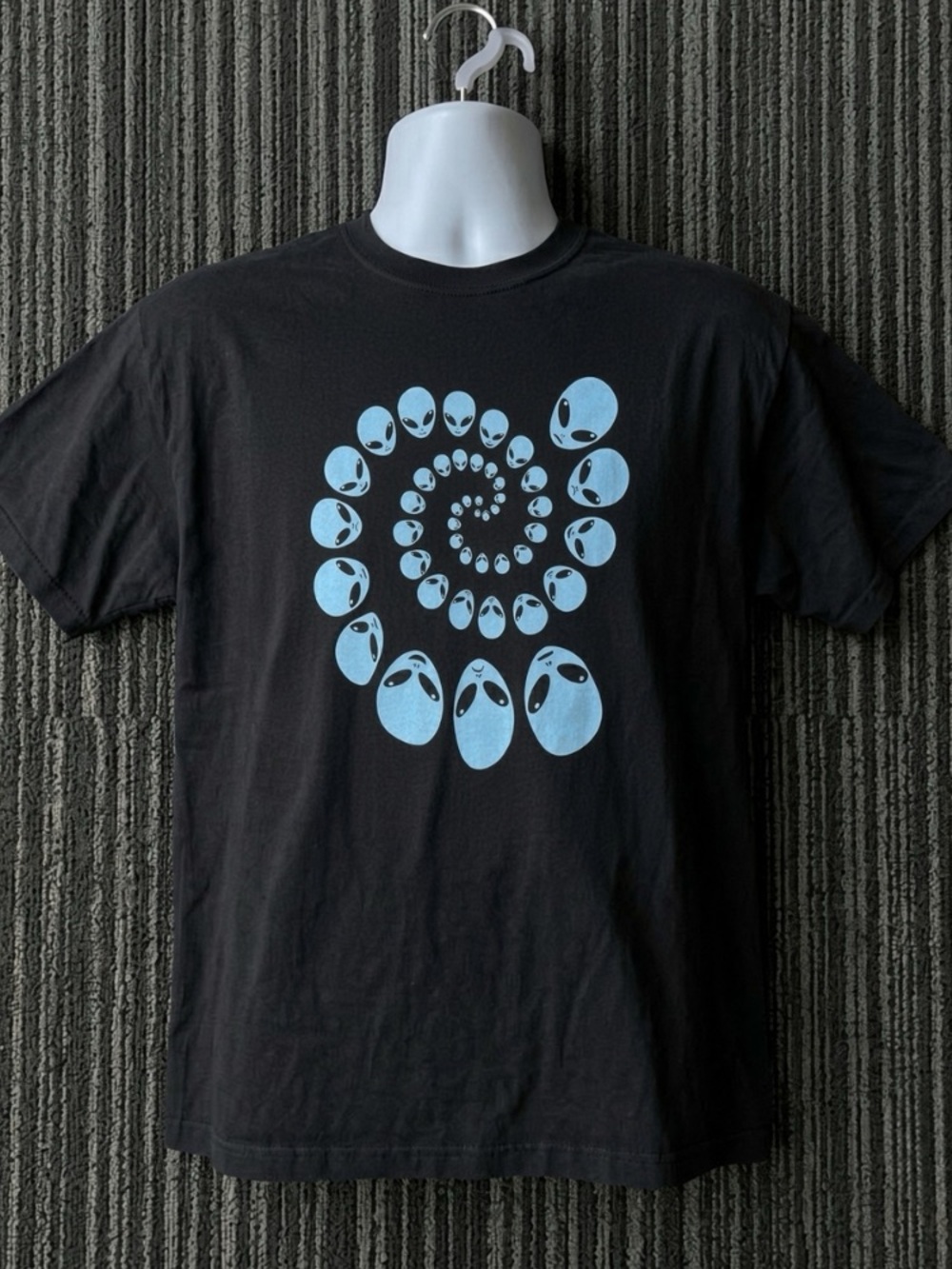 Alien Heads Fibonacci Spiral Graphic T-Shirt Gildan 5000 Heavy Cotton Unisex Tee
